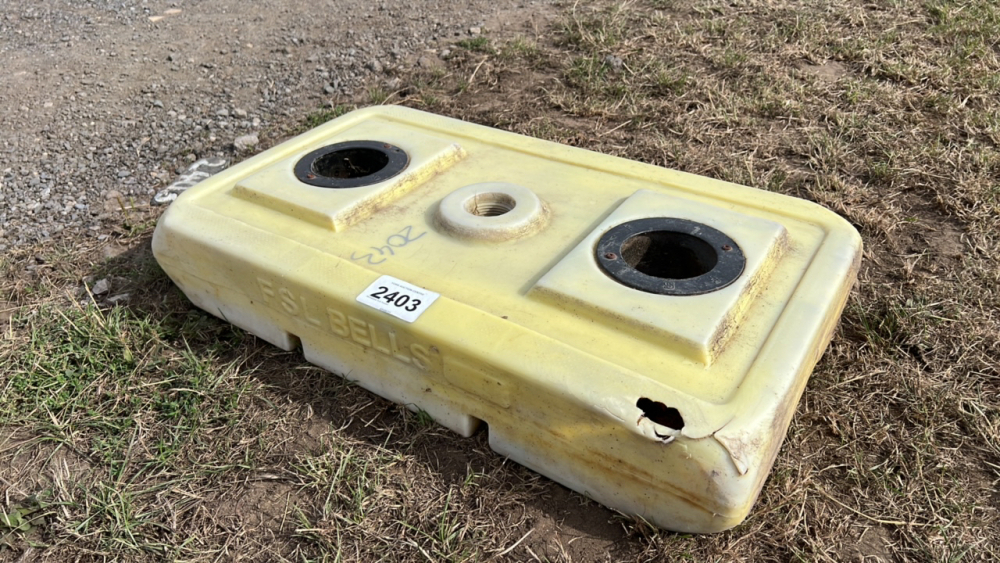 Molasses lick feeder York Machinery Sale (hedgers, buckets, livestock