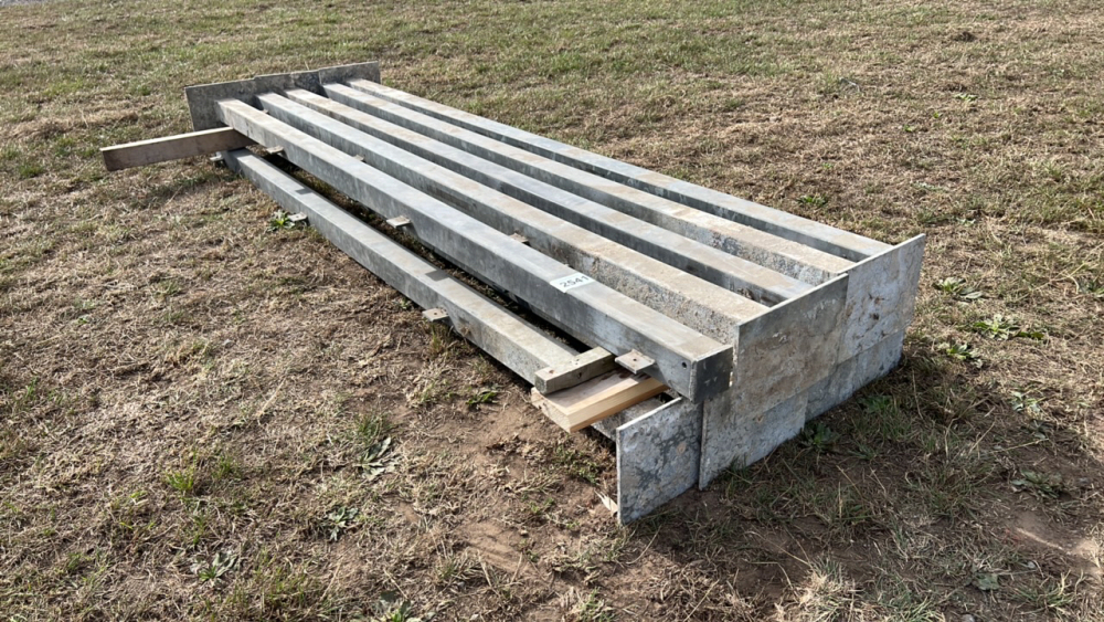 9 x 8ft galvanised fence posts | York Machinery Sale (hedgers, buckets ...