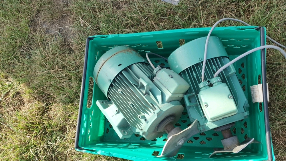 2 x 3ph electric motors York Machinery Sale (hedgers, buckets