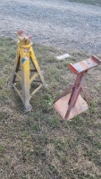 Quantity of heavy duty axle stands