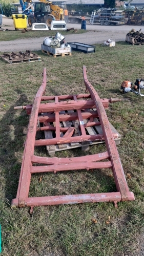 Vintage gypsy caravan turntable and axle