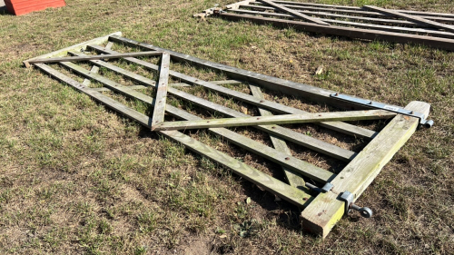15ft 5-bar wooden gate