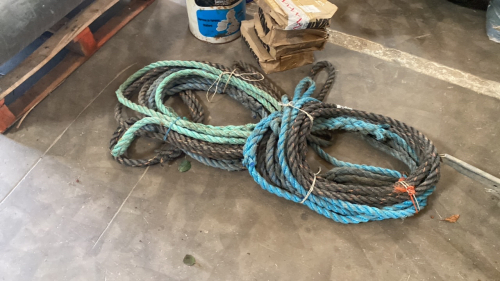 Quantity of tow ropes and straps