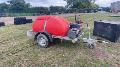 Western diesel pressure washer, 3000PSI, Yanmar diesel engine, 1000ltr water tank, starts and works well