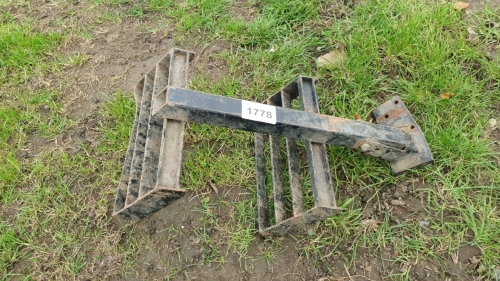 Ford/New Holland genuine tractor steps