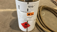 2 x cans of Formstrike MRO