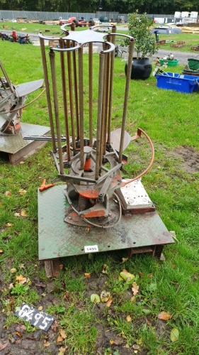 Electric clay pigeon trap, needs repair
