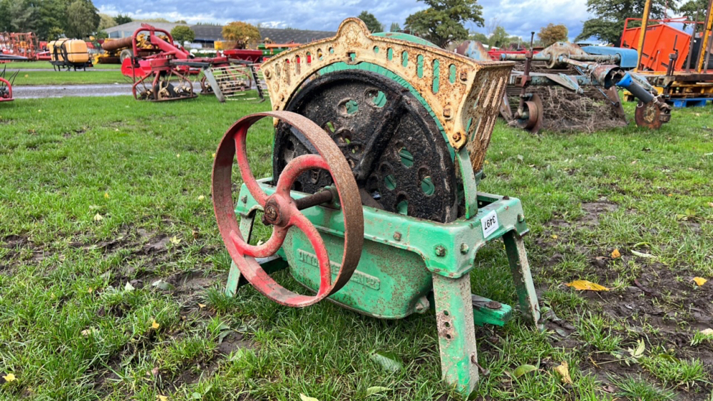 Vintage turnip chopper York Machinery Sale (Machinery, trailers