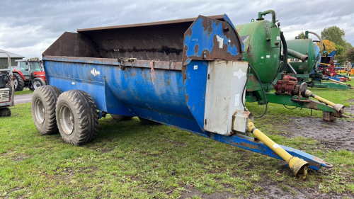 Hi-Spec twin axle barrel muck spreader, 1986