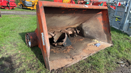 Root feeder bucket