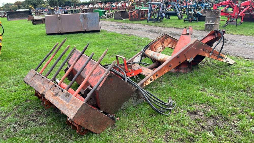 David Brown 990 loader with bucket and muck fork | York Machinery Sale ...