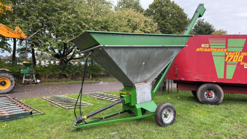 Superior SM 3000 roller mill