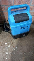 Kew pressure washer