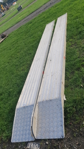 Pair 18ft aluminium loading ramps