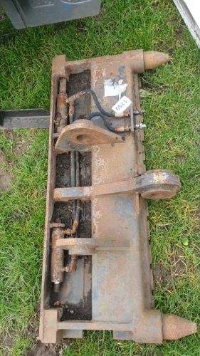 Pin and cone headstock for JCB