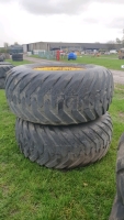 Pair of 600/60/30 turf tyres on John Deere/MF rims
