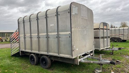 Ifor Williams DP 12ft livestock trailer