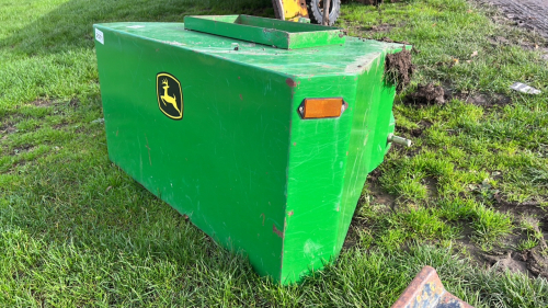 John Deere 1100 kg front weight block