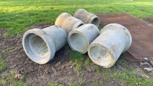 5 x concrete drainage pipes