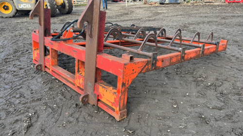 Ritchie flat 8 bale grab with Q-fit brackets