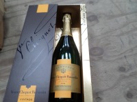 Rare VCP 2004 bottle of vintage brut champagne, boxed. Veuve Clicquot Ponsardin sealed. 750ml 12\% vol