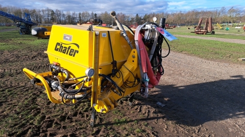 2017 Chafer front mounted liquid fertiliser tank, immaculately maintained, pump new 2021, rate governor and pipework to planter. Wired for auto on/off with planter