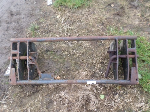 Farmhand headstock fits Quicke loader