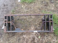 Farmhand headstock fits Quicke loader