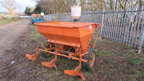 Faun 2-row potato planter with applicator