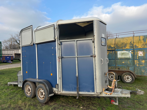 Ifor Williams 505 horse trailer with wheel lock