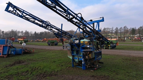 Berthoud 1000l 20m sprayer, box in office