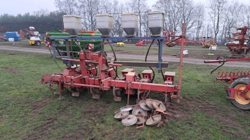 6-row sugar beet drill