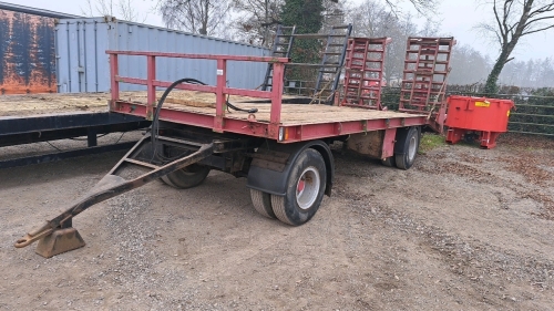 Beaver tail low loader trailer, 20ft long c/w hydraulic ramps, gwo