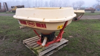 Vicon PS 754 fertiliser spreader