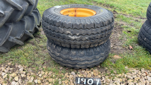 Pair 1000/80/12 wheels and tyres