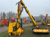 Bomford B8181 Hedgecutter c/w axle Bomford B8181 hedgecutter c/w axle brackets and control box