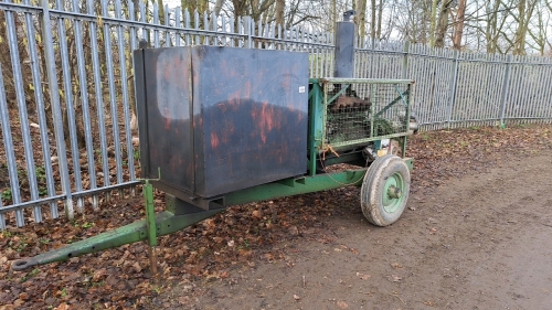 Irrigation pump with diesel tank, John Deere engine