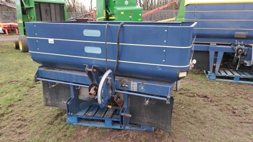 KRM L2 Plus 24m fertiliser spinner
