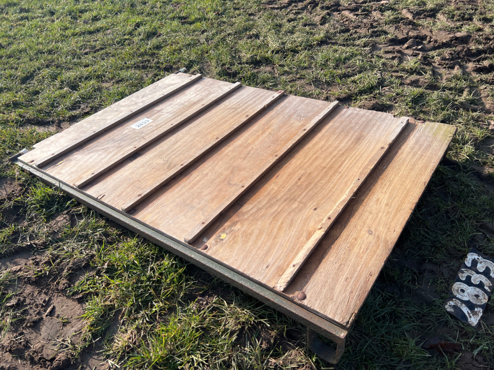 Livestock loading ramp for pickup or Land Rover | York Machinery Sale ...