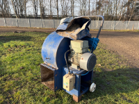 Grain drying fan, working