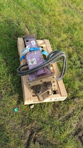 Pecker/breaker suit 1.5 to 3T machine