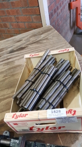 Quantity of stainless steel threaded rod