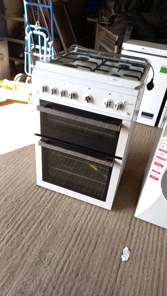 Gas cooker with in built splashback, ele Gas cooker with in built