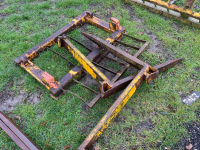 Pallet tines with backplate with Sambron brackets