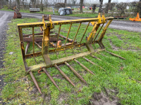 Muck fork 2m wide with Sambron brackets