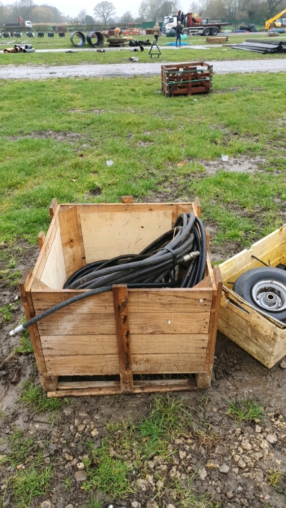 Various hydraulic hoses York Machinery Sale (hedgers, buckets, livestock equip, spares, wheels