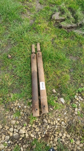 Pair of hydraulic rams