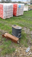 Woodburner with flue