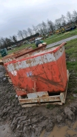 Forklift tipping skip