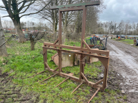 Bale spike, Merlo brackets